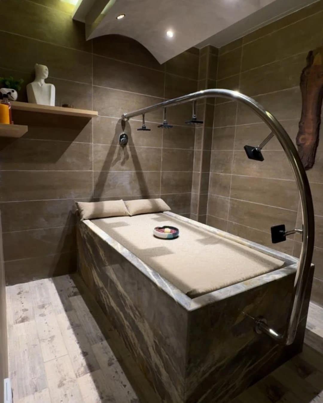 Bare Spa 1